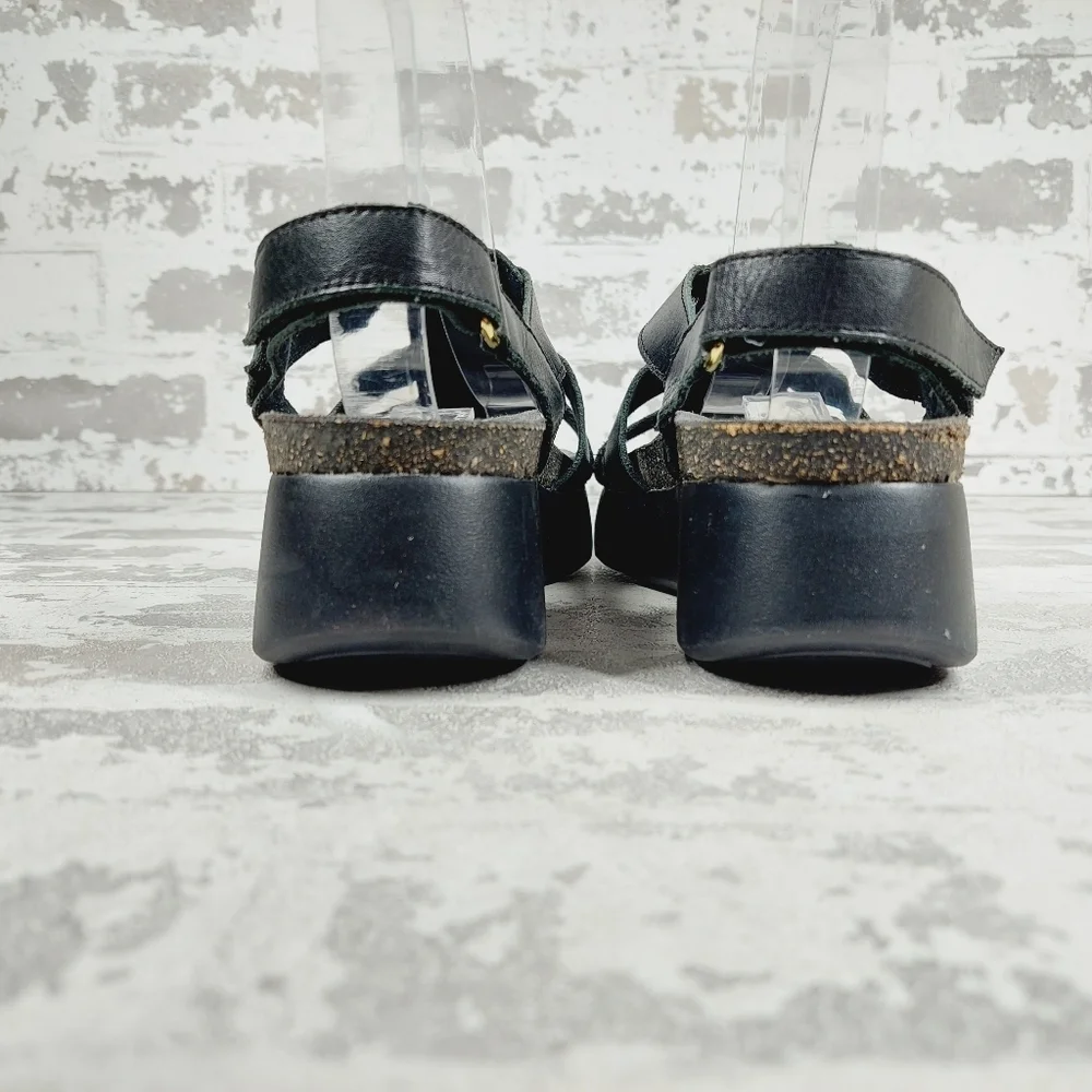 New Munro Flynn Black Leather Strappy Platform Wedge Sandal D816